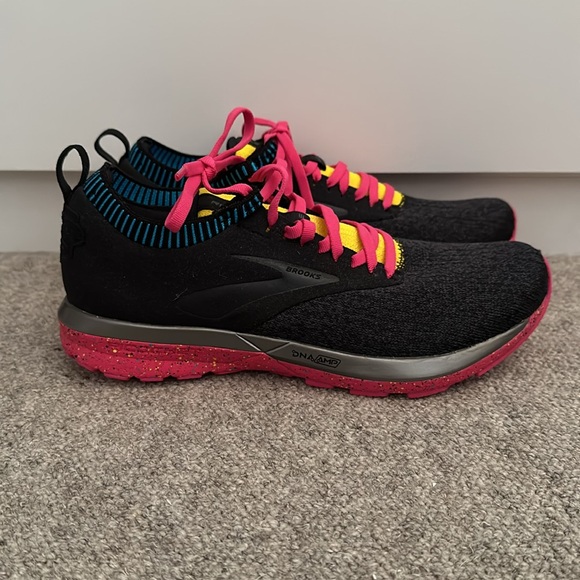 Brooks Ricochet LE W8.5 - Picture 2 of 7